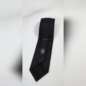 Gucci 100%Silk Tie Diagonal Stripe Black Woven Jacquard Crest Logo 57 1/2" Italy